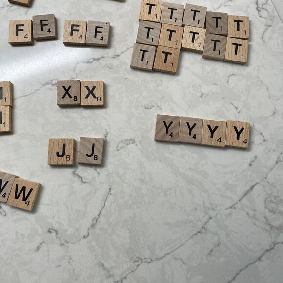 Scrabble Tiles Lot of 215 - Picture 7 of 8